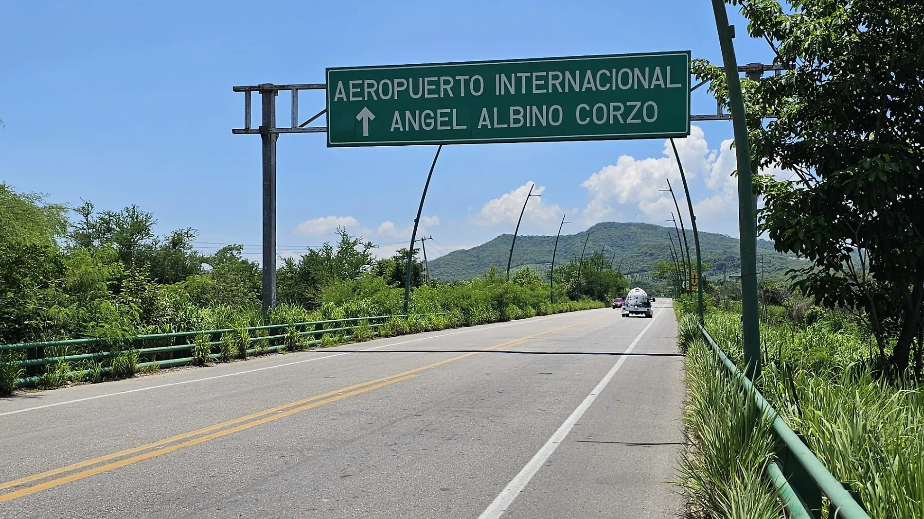 carretera a aeropuerto